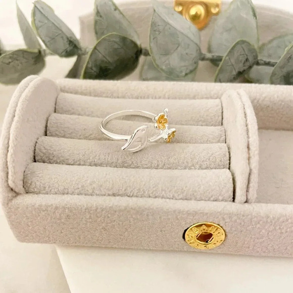 925 Sterling Silver & Gold Two Tone Ring Bird & Flower Minimalist Stackable Ring - Picture 7 of 7